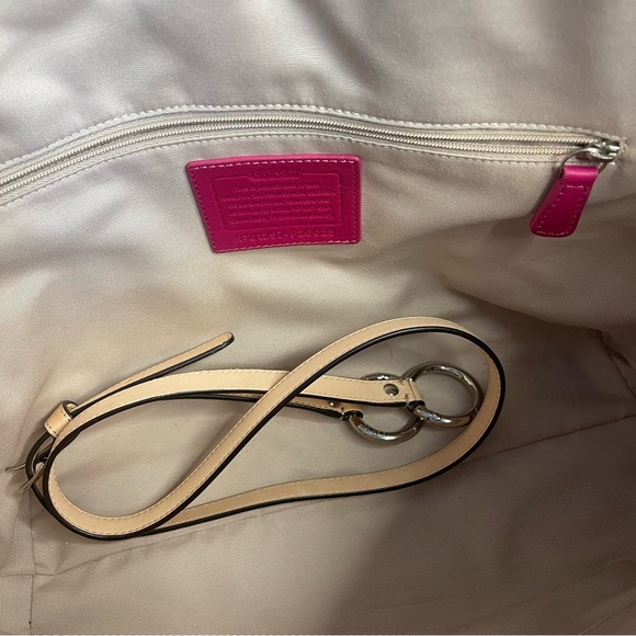 Coach Signature Stripe Embossed Patent Pocket Tote in Pink - Picture 11 of 12